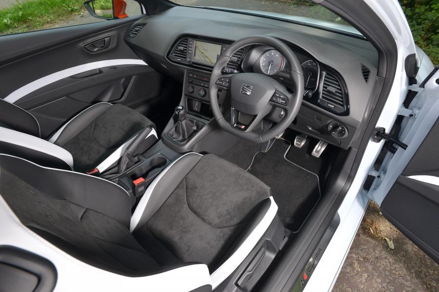  Seat Leon SC Cupra 280 Ultimate Sub8 2015 года  (фото 26 из 30)
